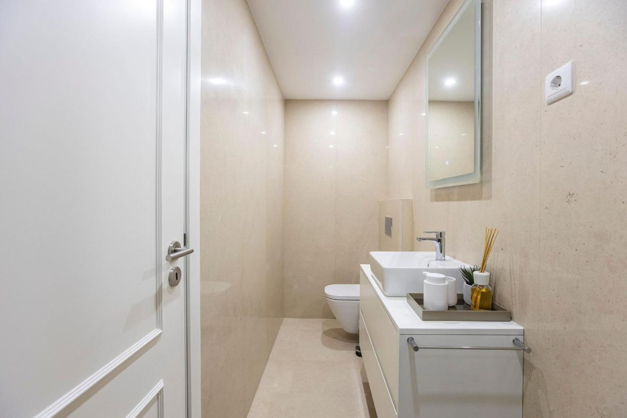 City Center 2Br Flat W/ Ac By Lovelystay Porto Exterior foto